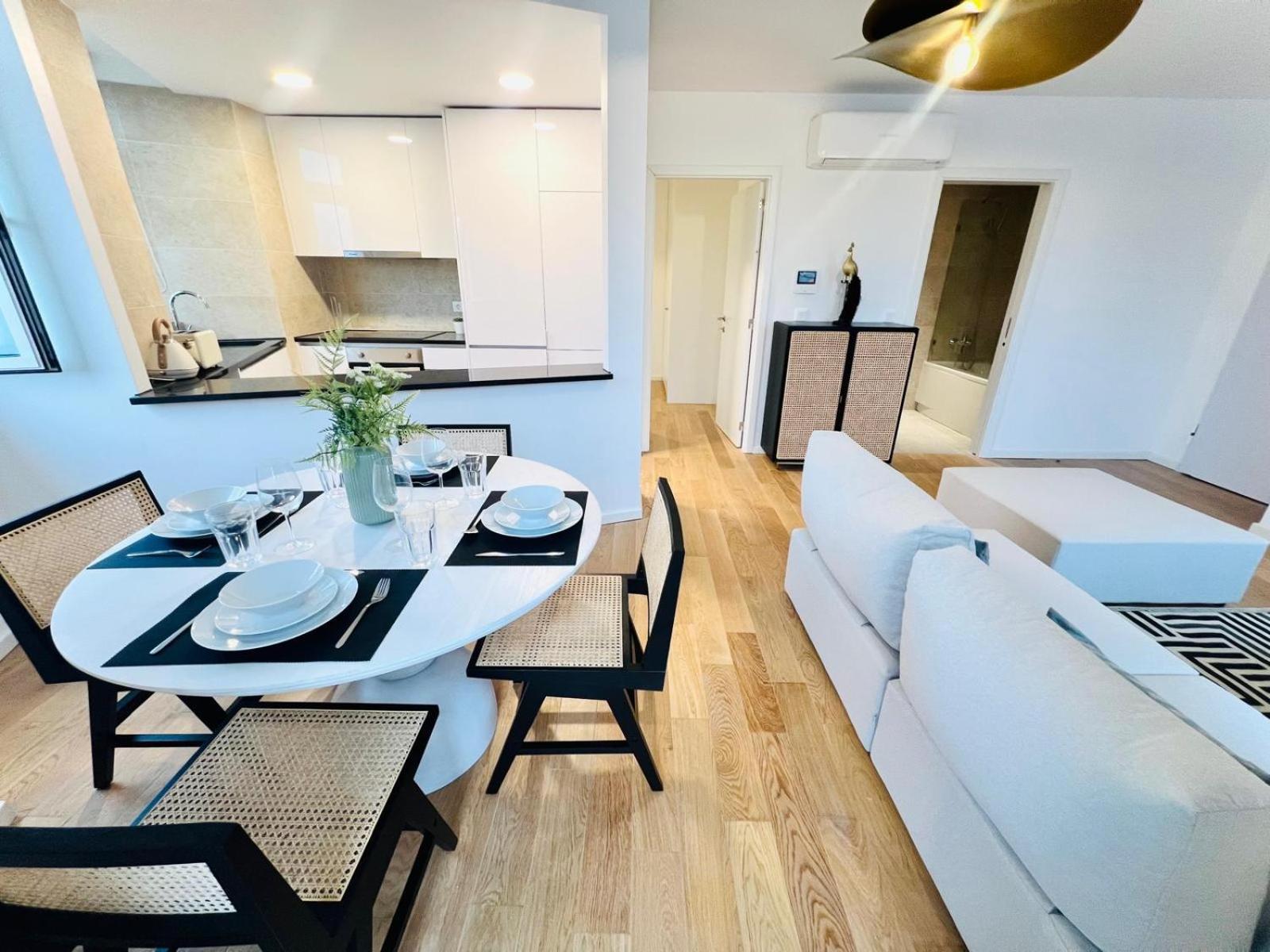 Lisbon Pink House II Beautiful 2 Bedroom Flat In City Center ภายนอก รูปภาพ