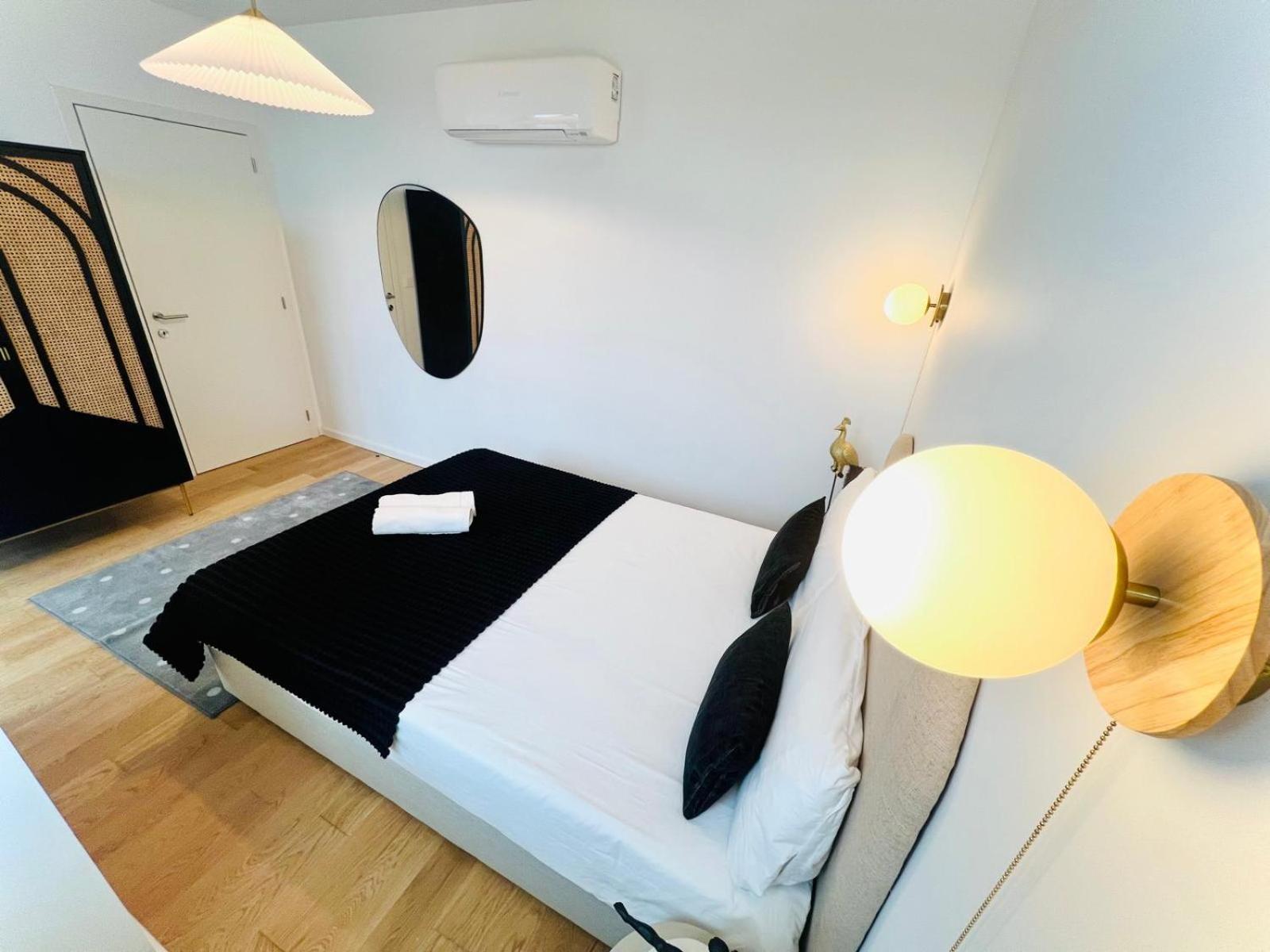 Lisbon Pink House II Beautiful 2 Bedroom Flat In City Center ภายนอก รูปภาพ