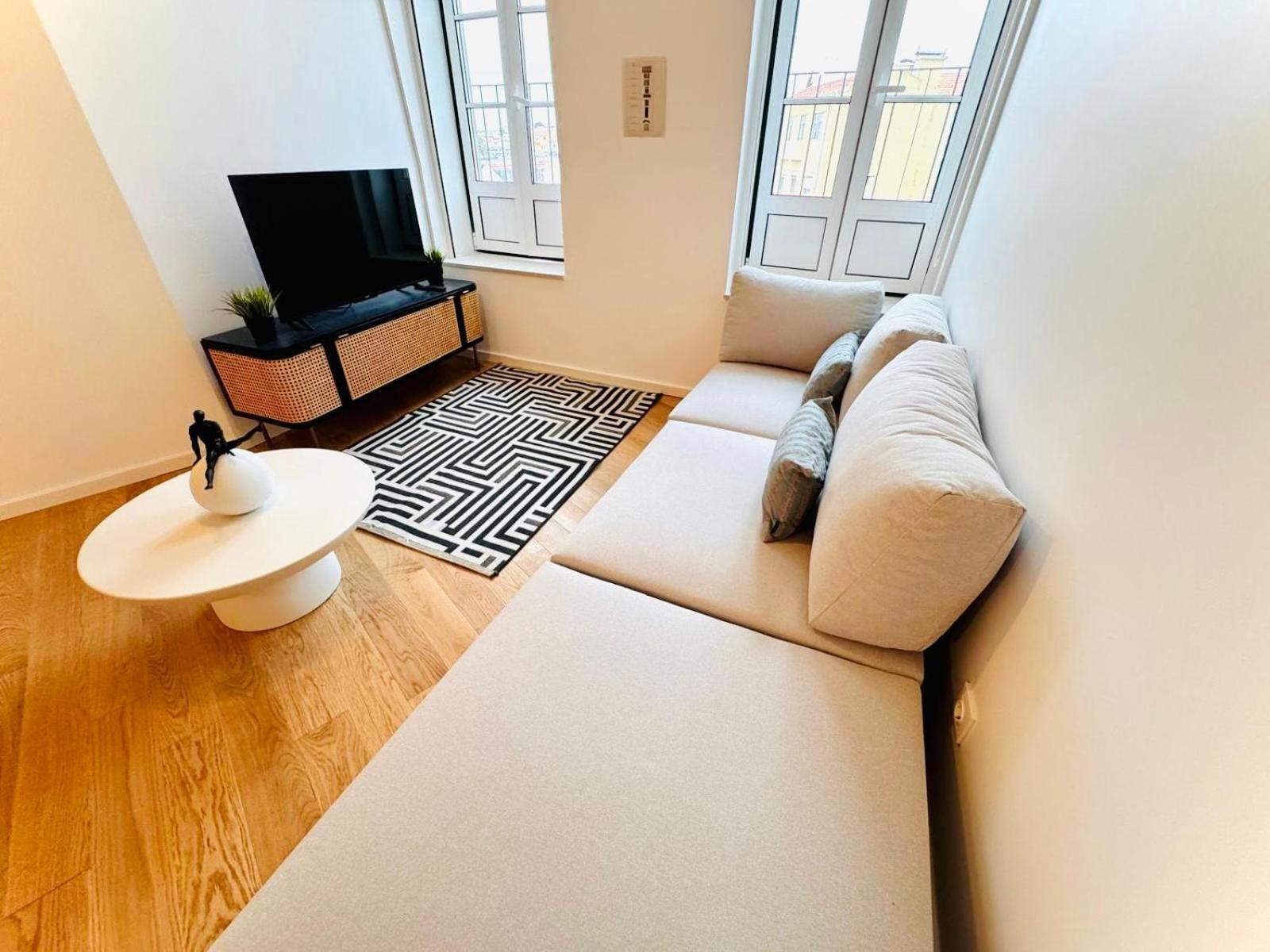 Lisbon Pink House II Beautiful 2 Bedroom Flat In City Center ภายนอก รูปภาพ