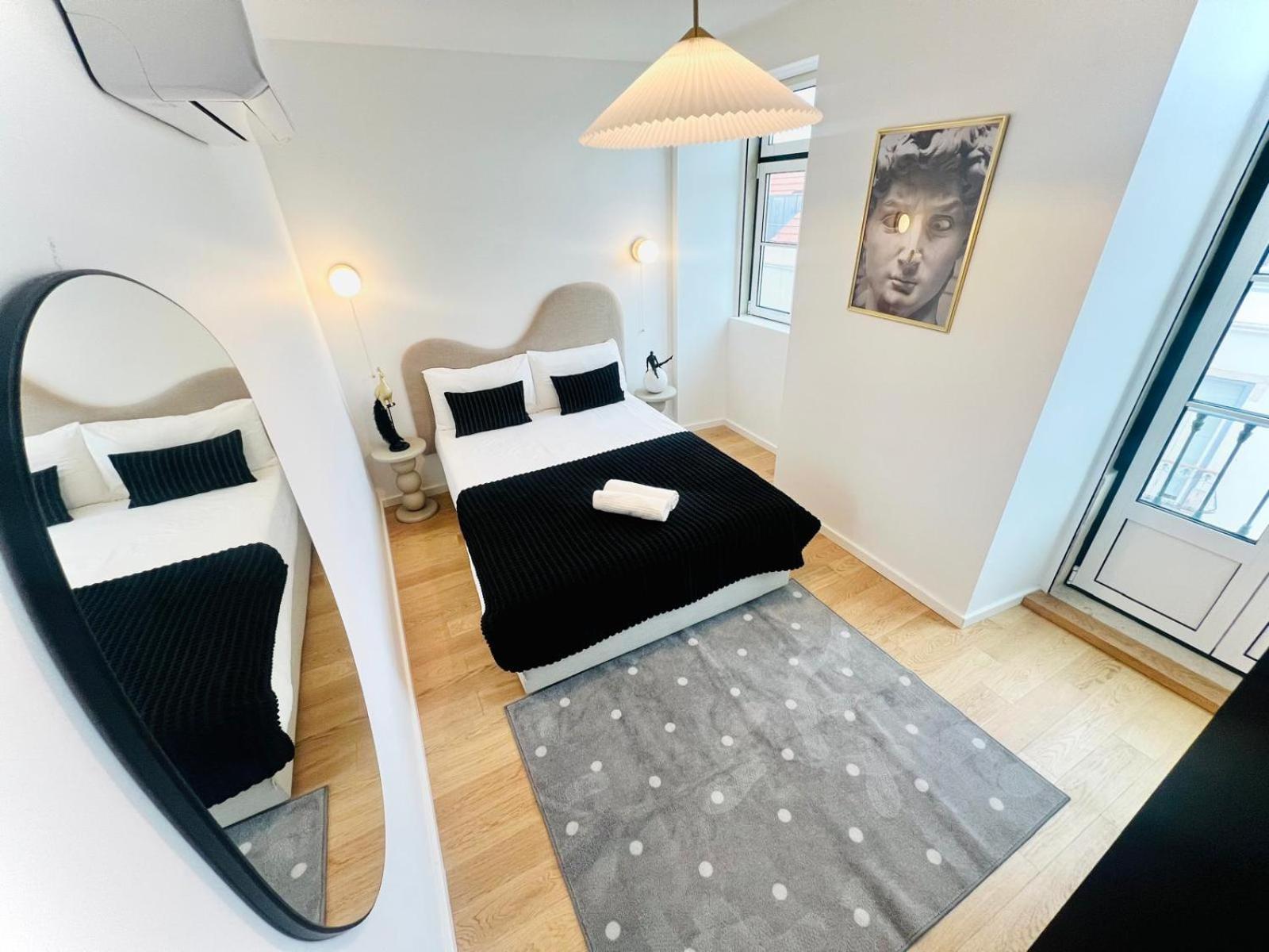 Lisbon Pink House II Beautiful 2 Bedroom Flat In City Center ภายนอก รูปภาพ