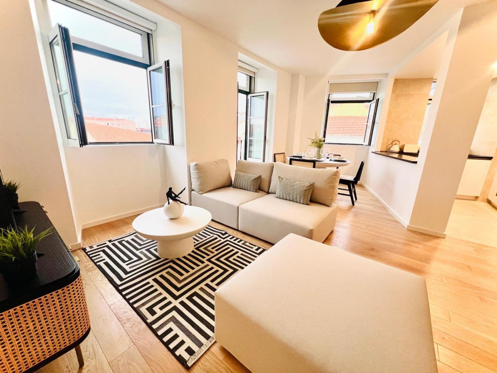 Lisbon Pink House II Beautiful 2 Bedroom Flat In City Center ภายนอก รูปภาพ