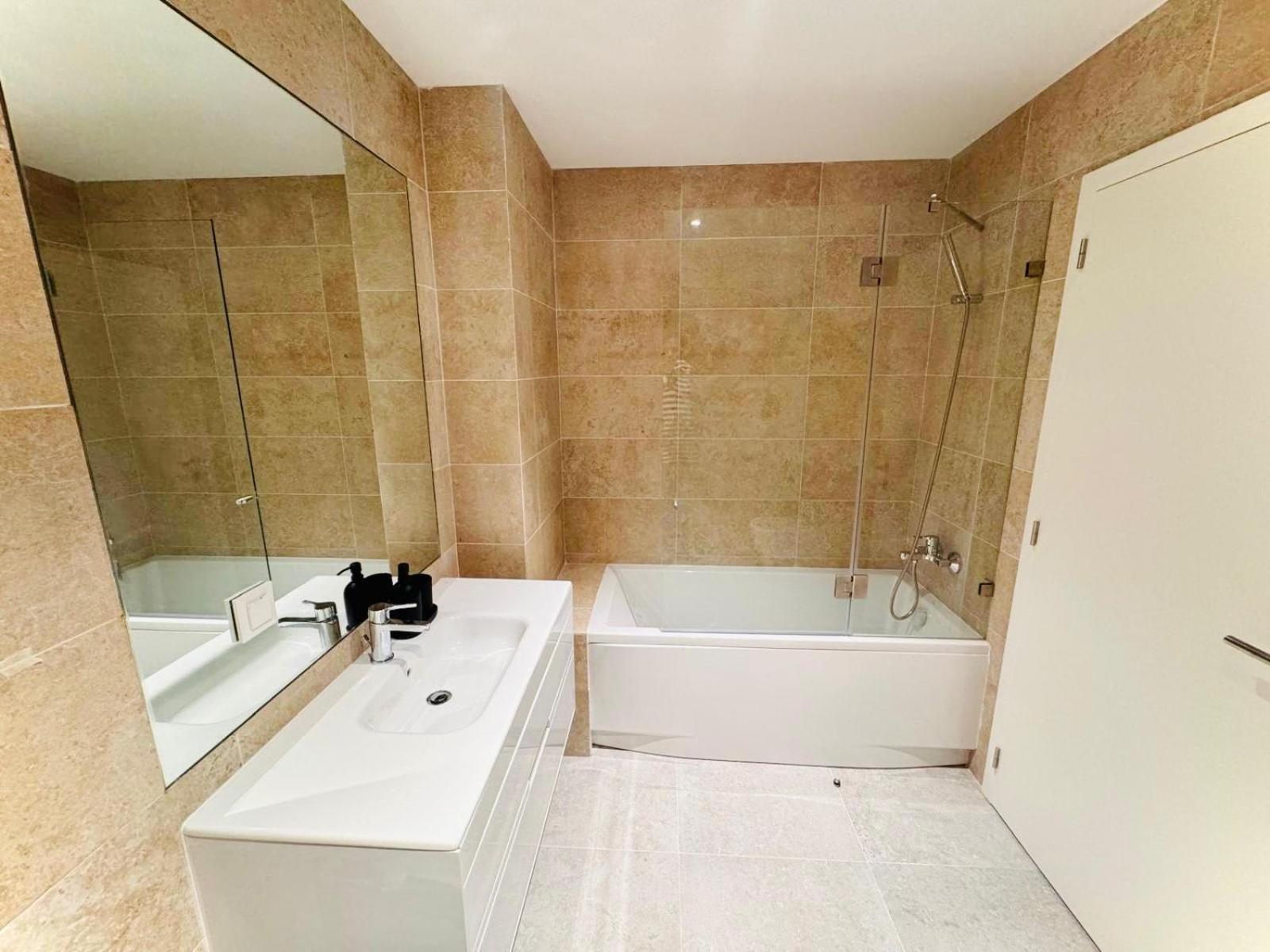 Lisbon Pink House II Beautiful 2 Bedroom Flat In City Center ภายนอก รูปภาพ