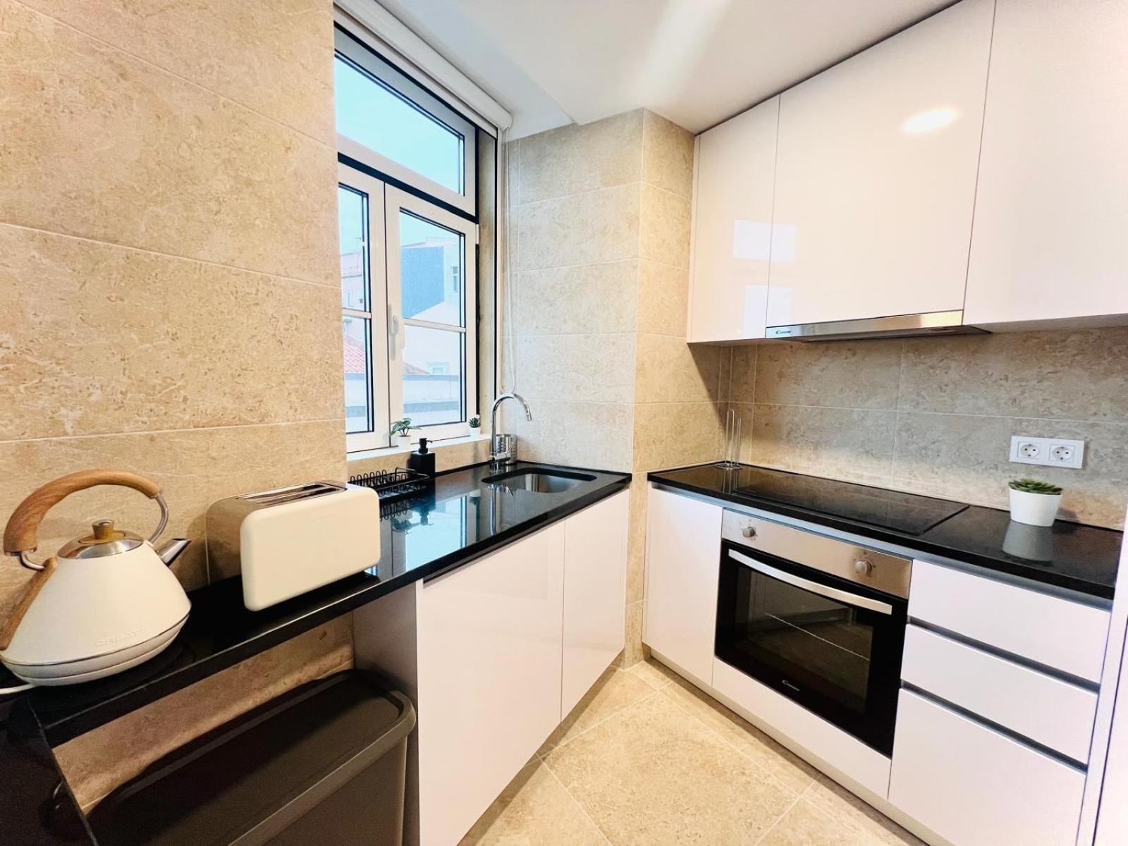 Lisbon Pink House II Beautiful 2 Bedroom Flat In City Center ภายนอก รูปภาพ