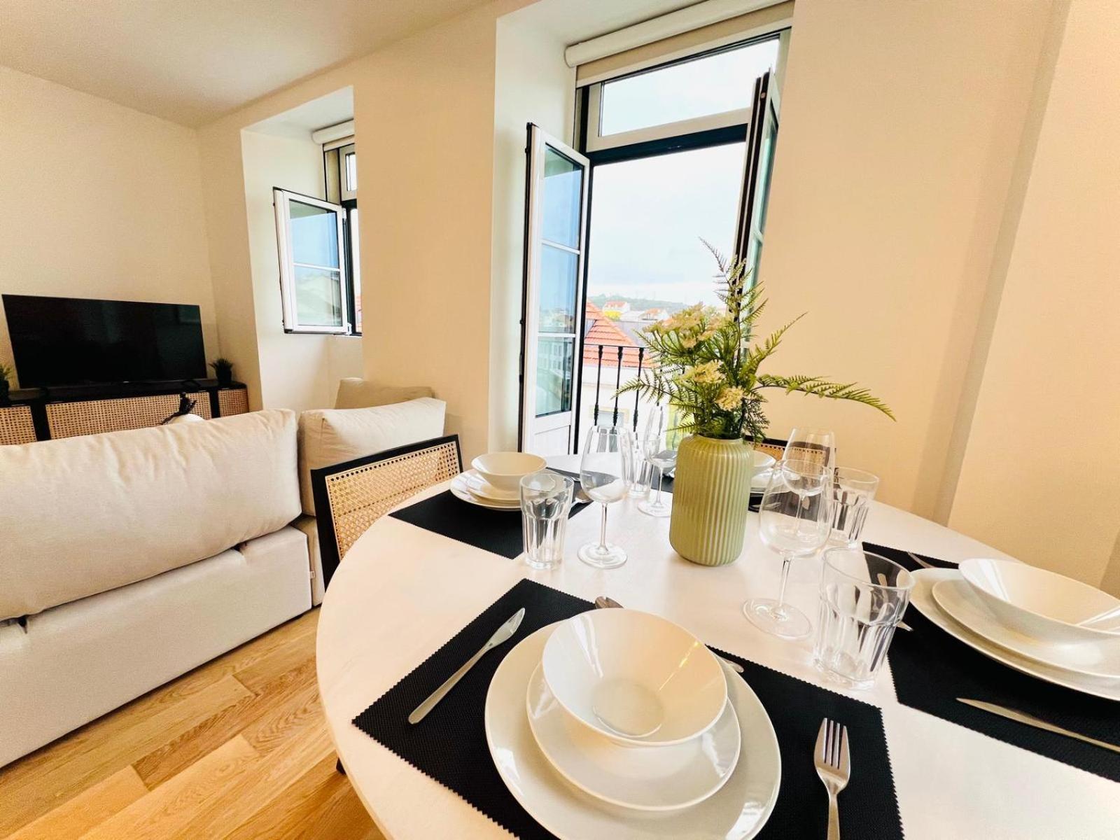 Lisbon Pink House II Beautiful 2 Bedroom Flat In City Center ภายนอก รูปภาพ