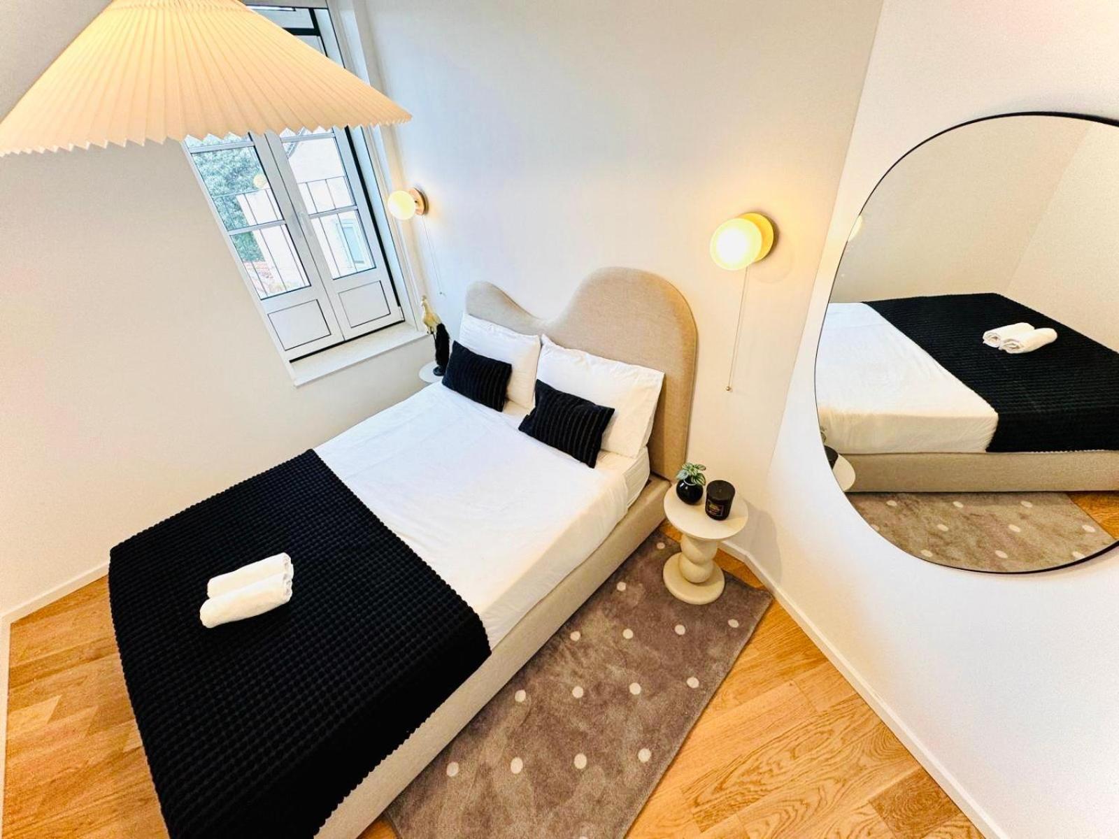Lisbon Pink House II Beautiful 2 Bedroom Flat In City Center ภายนอก รูปภาพ