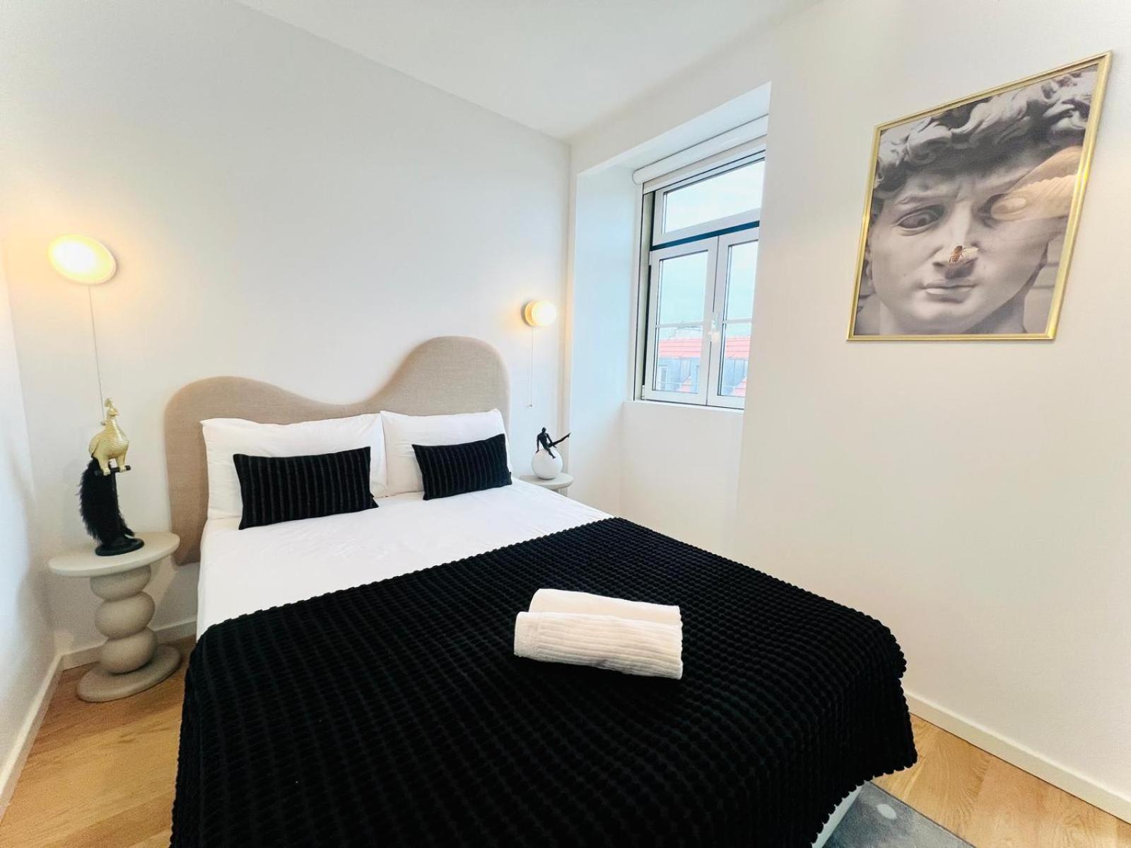 Lisbon Pink House II Beautiful 2 Bedroom Flat In City Center ภายนอก รูปภาพ