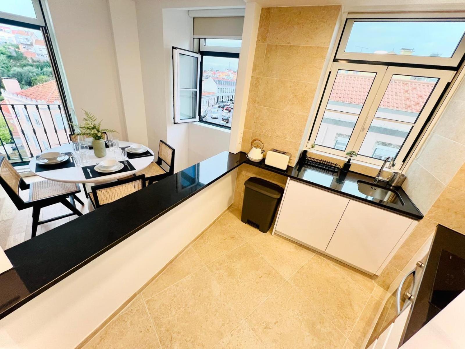 Lisbon Pink House II Beautiful 2 Bedroom Flat In City Center ภายนอก รูปภาพ