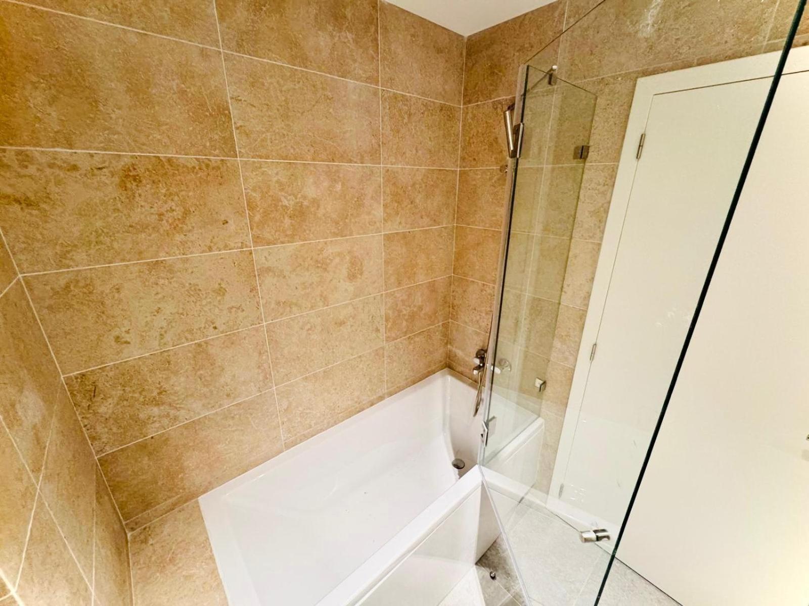 Lisbon Pink House II Beautiful 2 Bedroom Flat In City Center ภายนอก รูปภาพ