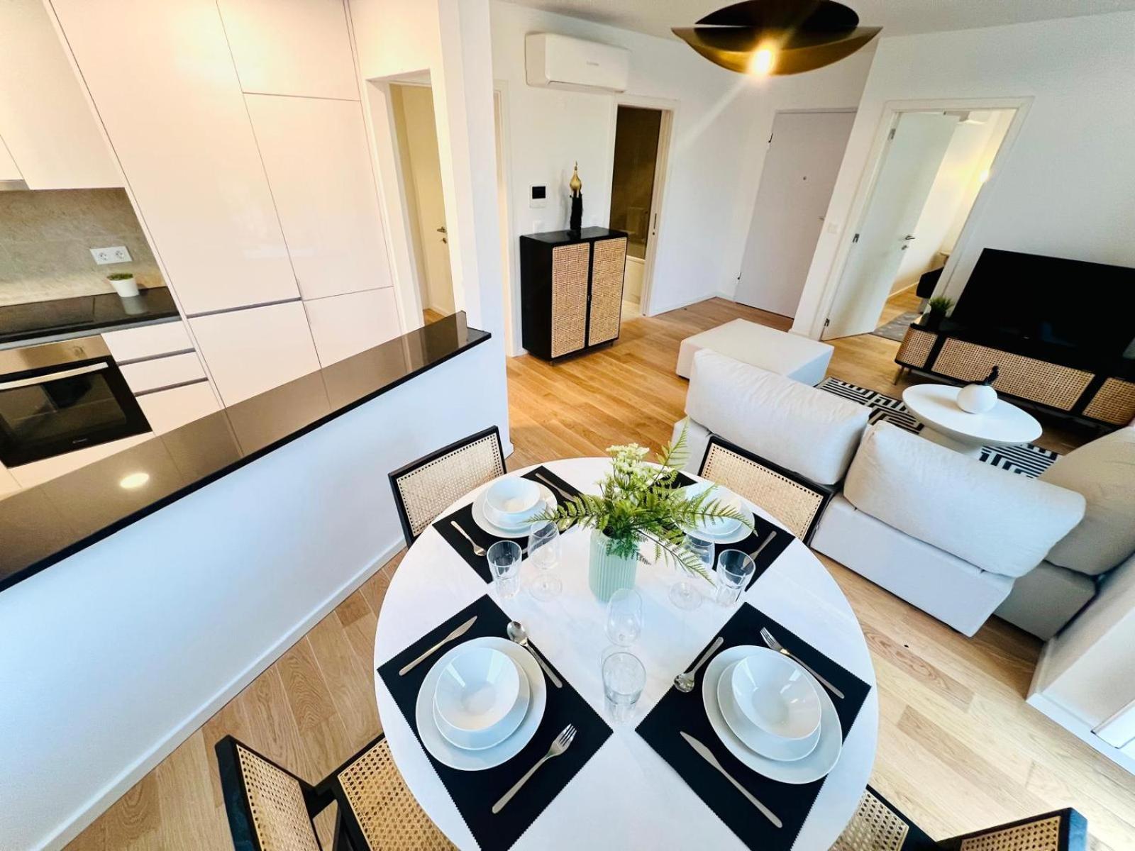 Lisbon Pink House II Beautiful 2 Bedroom Flat In City Center ภายนอก รูปภาพ