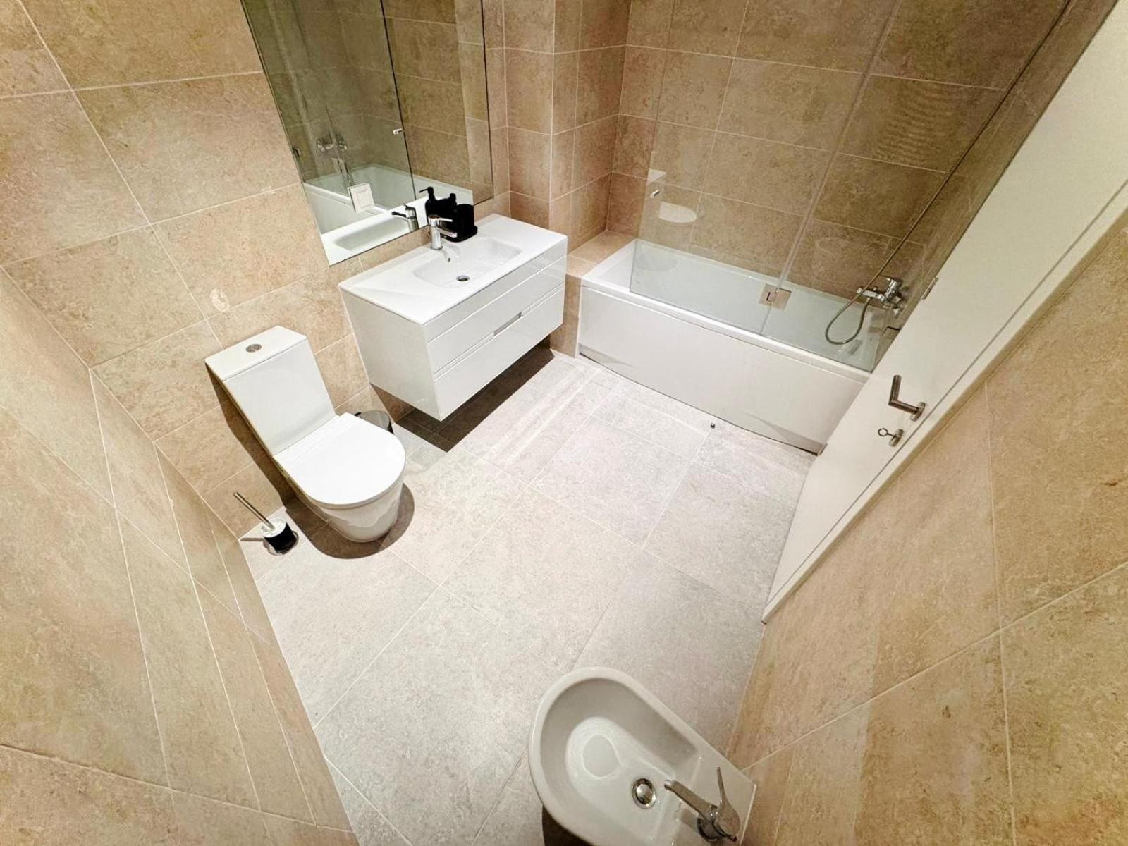 Lisbon Pink House II Beautiful 2 Bedroom Flat In City Center ภายนอก รูปภาพ