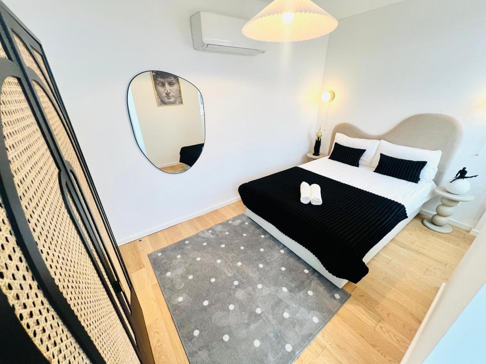 Lisbon Pink House II Beautiful 2 Bedroom Flat In City Center ภายนอก รูปภาพ