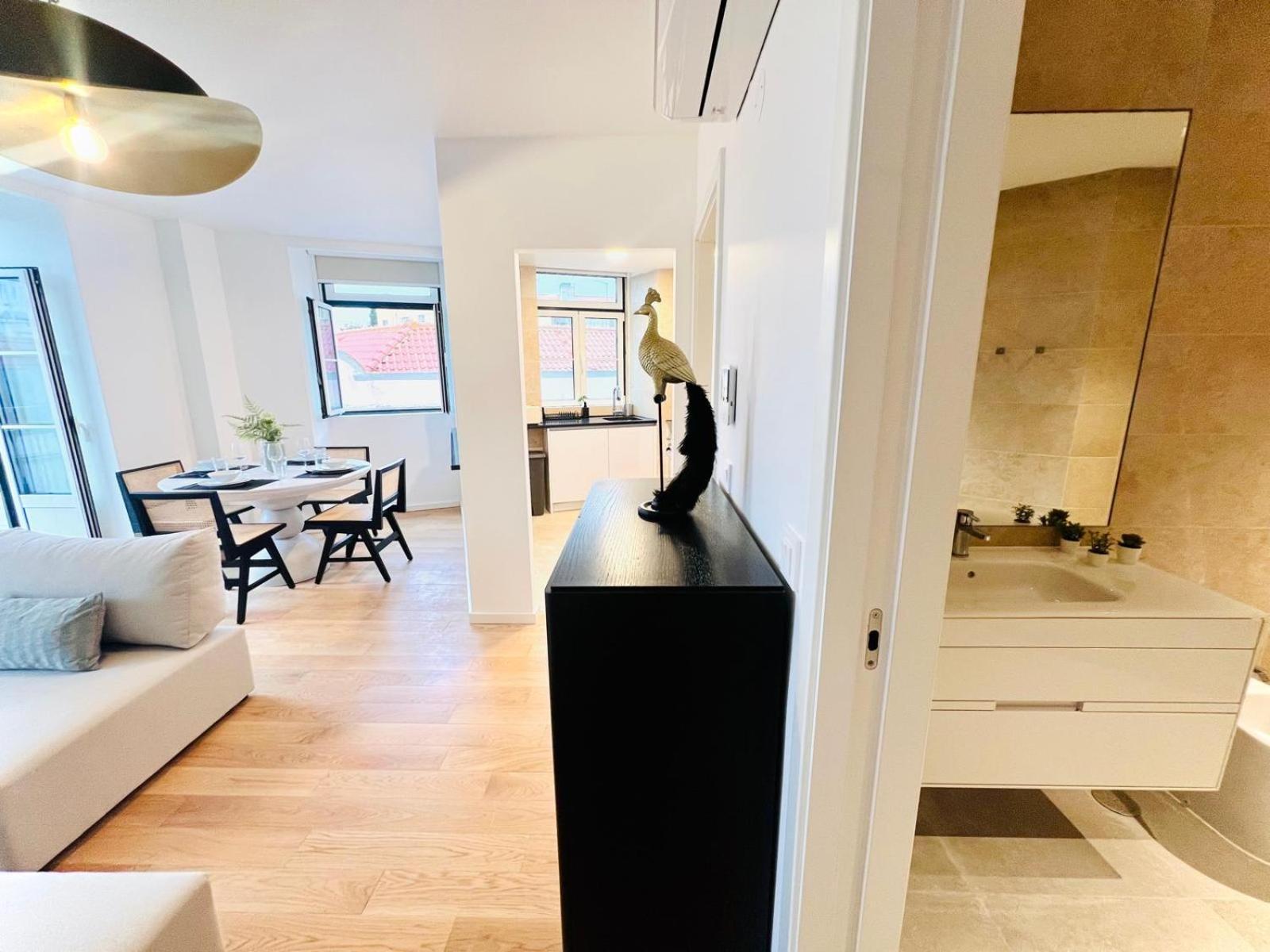 Lisbon Pink House II Beautiful 2 Bedroom Flat In City Center ภายนอก รูปภาพ