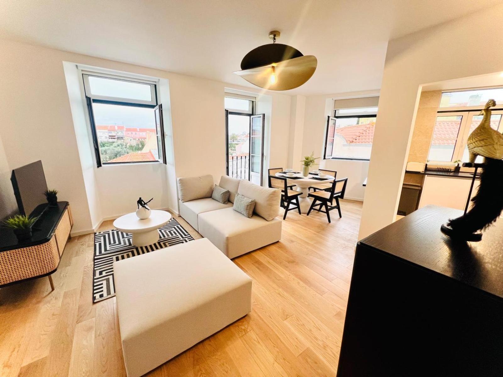 Lisbon Pink House II Beautiful 2 Bedroom Flat In City Center ภายนอก รูปภาพ