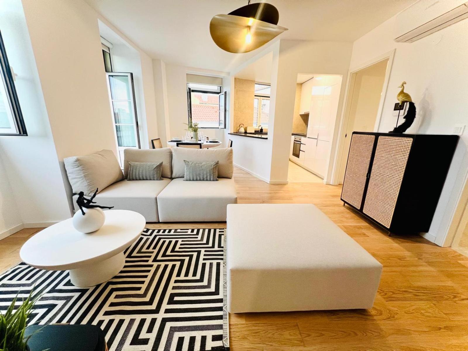 Lisbon Pink House II Beautiful 2 Bedroom Flat In City Center ภายนอก รูปภาพ